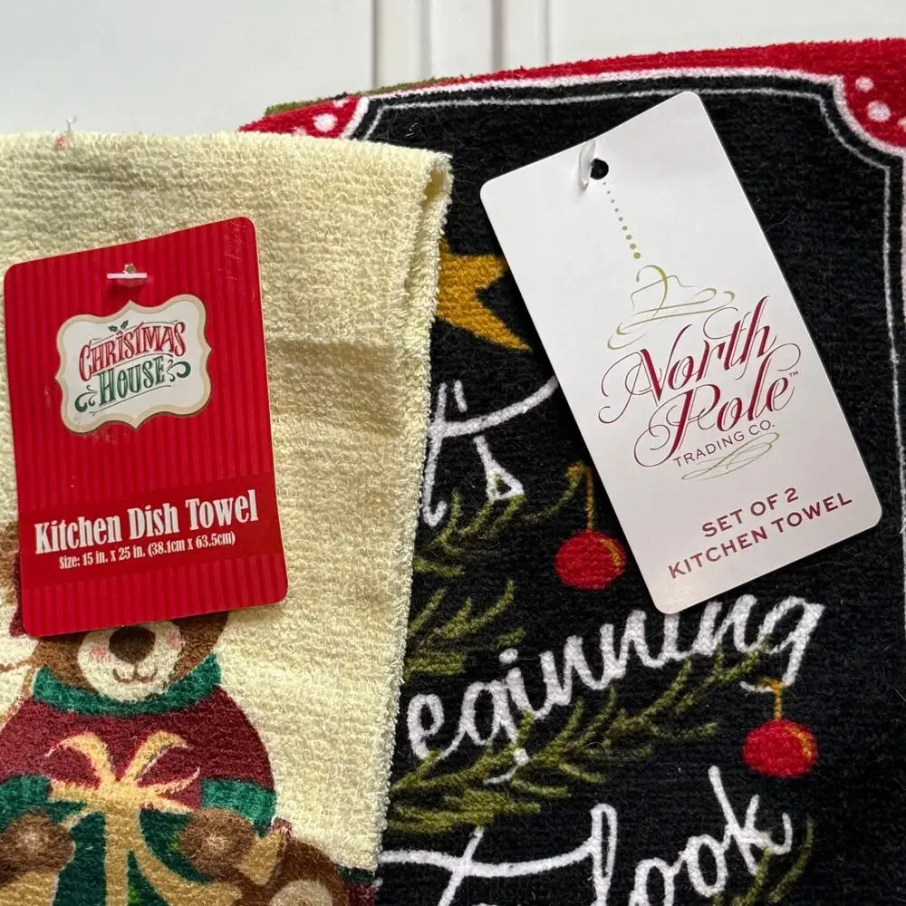 NWT North Pole Trading Co (JC Penney) Christmas themed pair of hand towels.